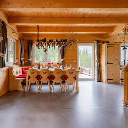 シャレー Moarhof *